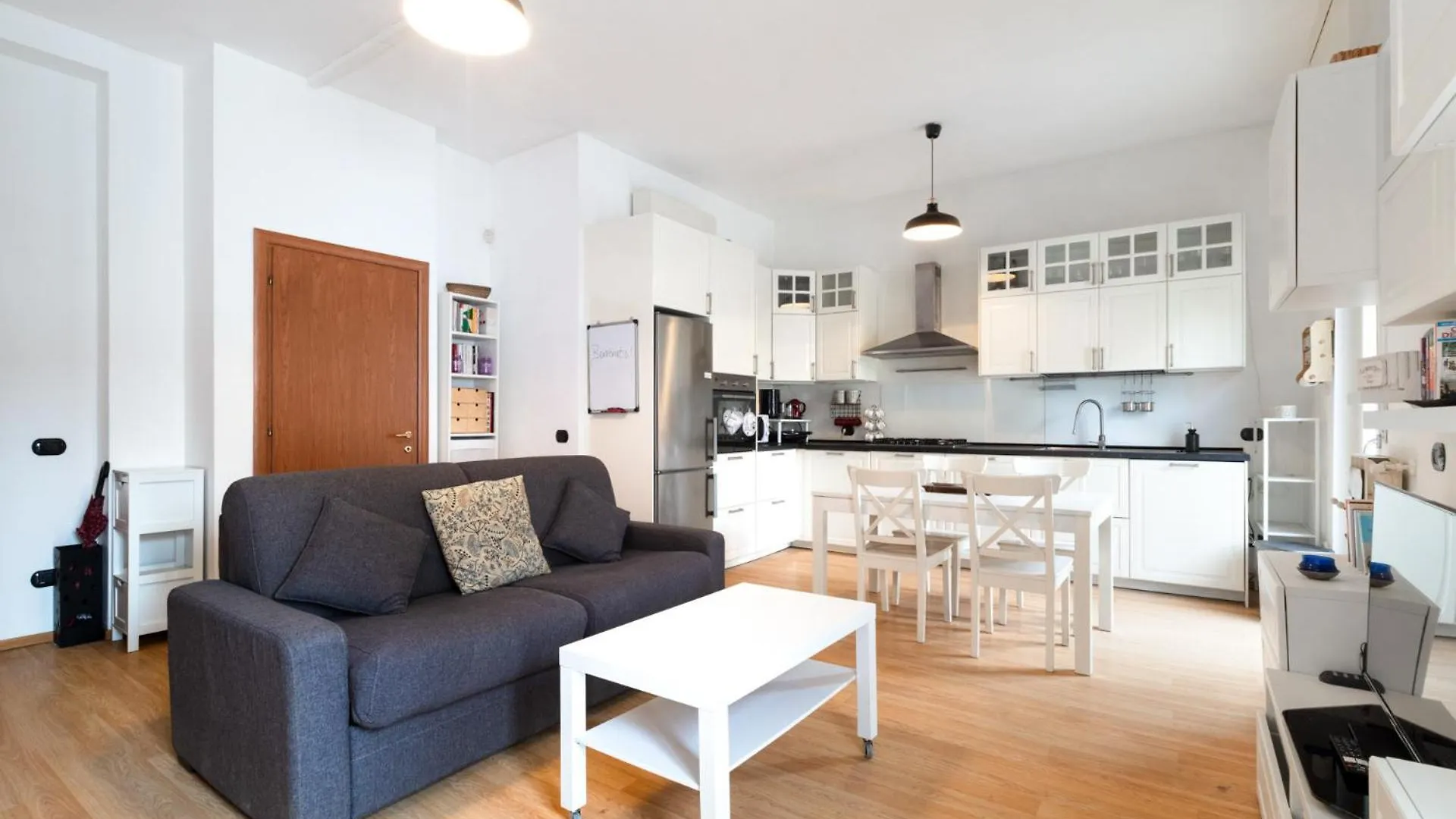 Apartaments Full Comfort Belluno Милан Апартаменты